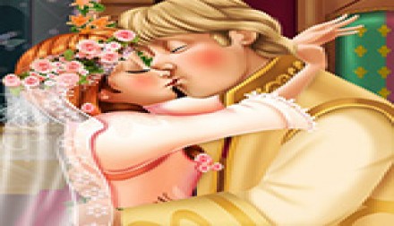 Annie Wedding Kiss